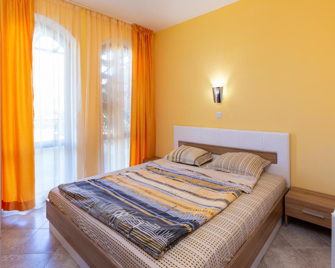 Aparthouse Paradise Bay Apartment Sozopol Exterior photo